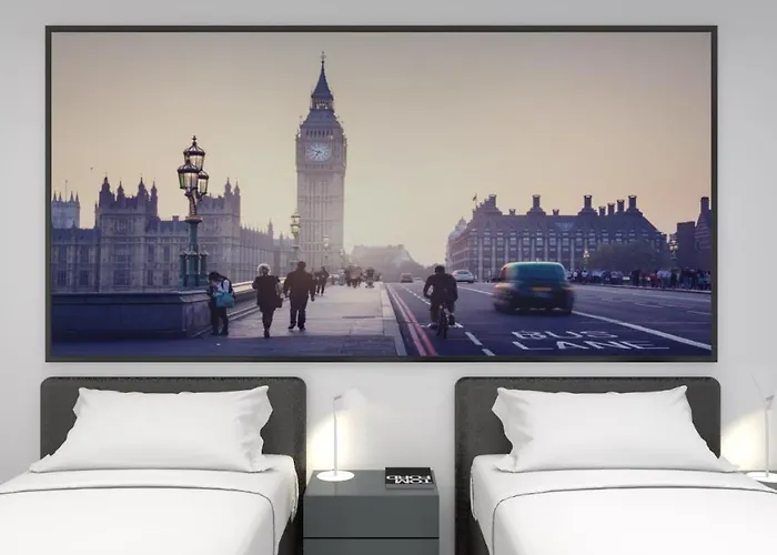 The Freddie Mercury Hotel Μοντρέ