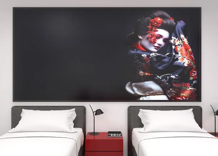 The Freddie Mercury Hotel 4*